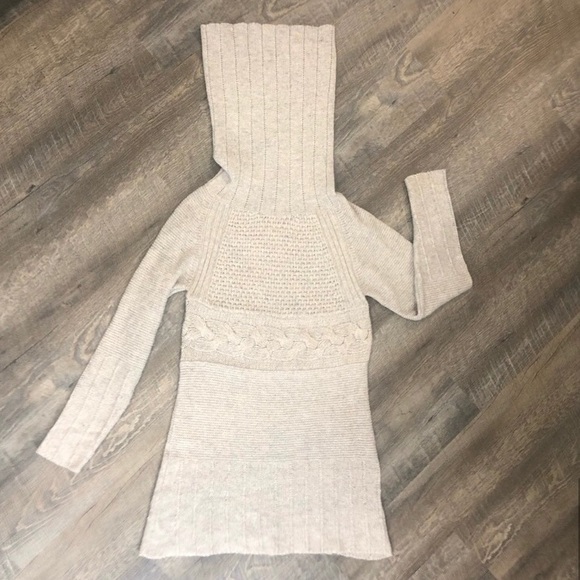 Gorgeous knit sweater dress in oatmeal - Picture 6 of 11